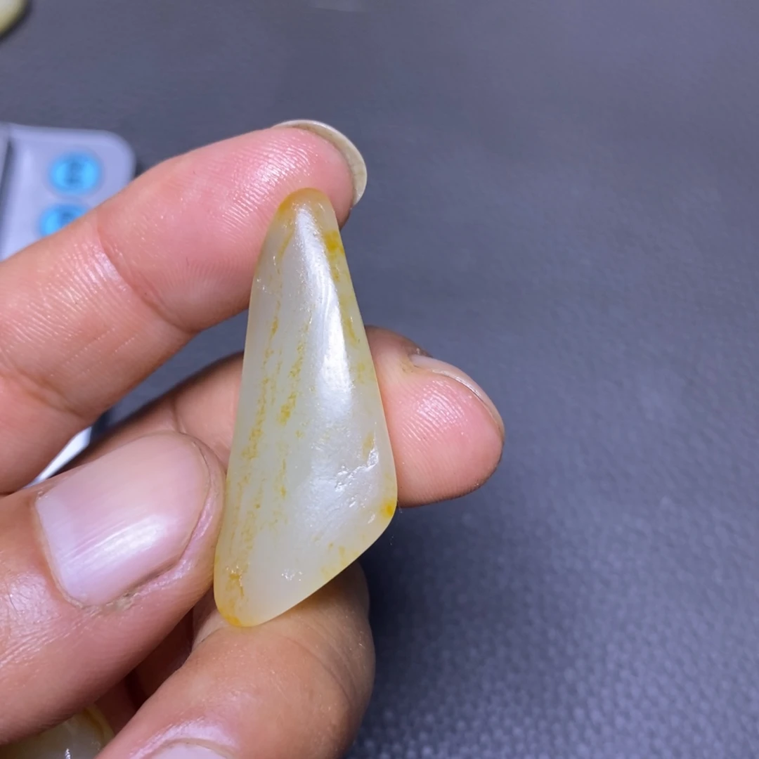 和田玉（糖玉）未镶嵌挂件