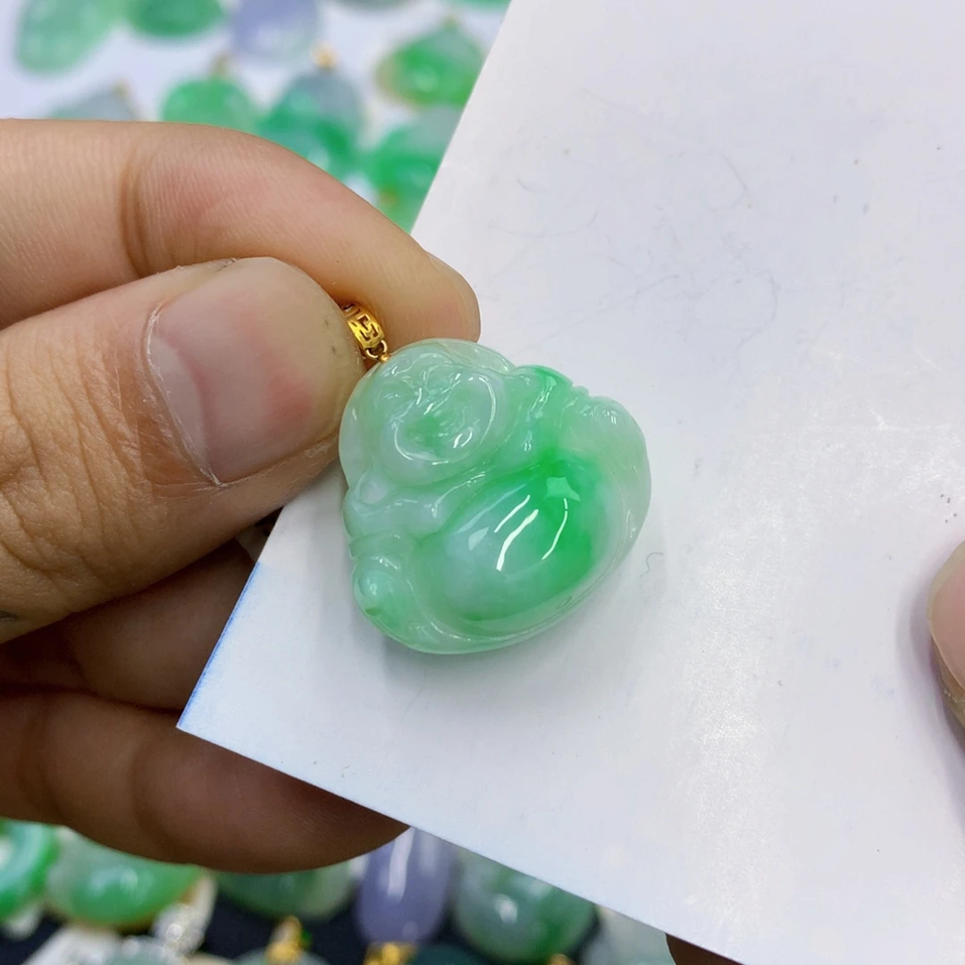 翡翠18K金镶嵌颈饰翡翠