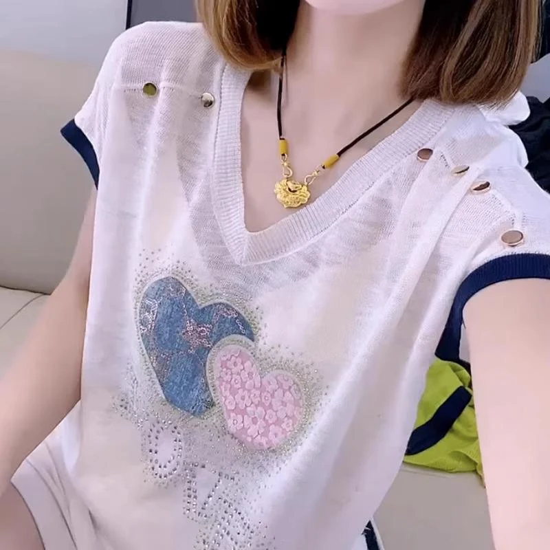 白色冰丝短袖t恤女夏季薄款2025新款宽松设计感v领针织衫半袖上衣