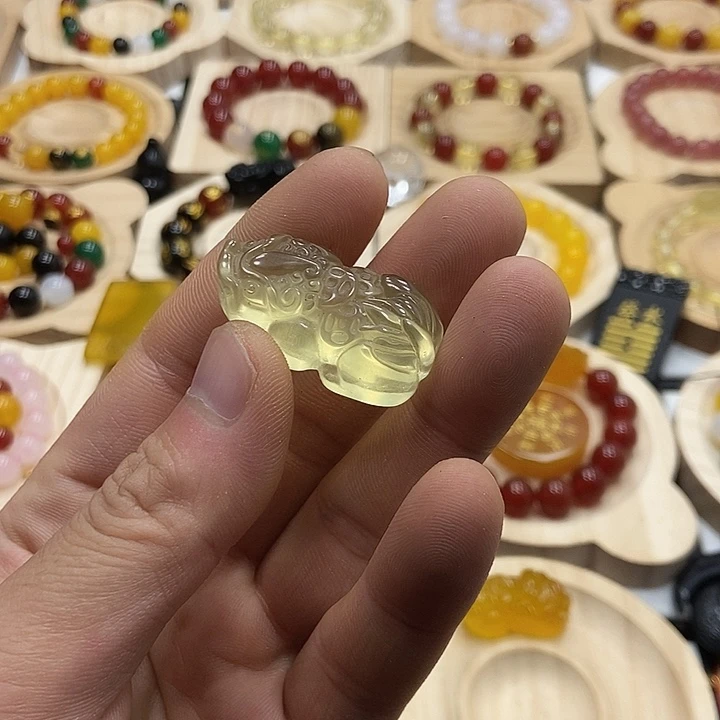 银S925镶嵌吊坠(赠链)水晶元*