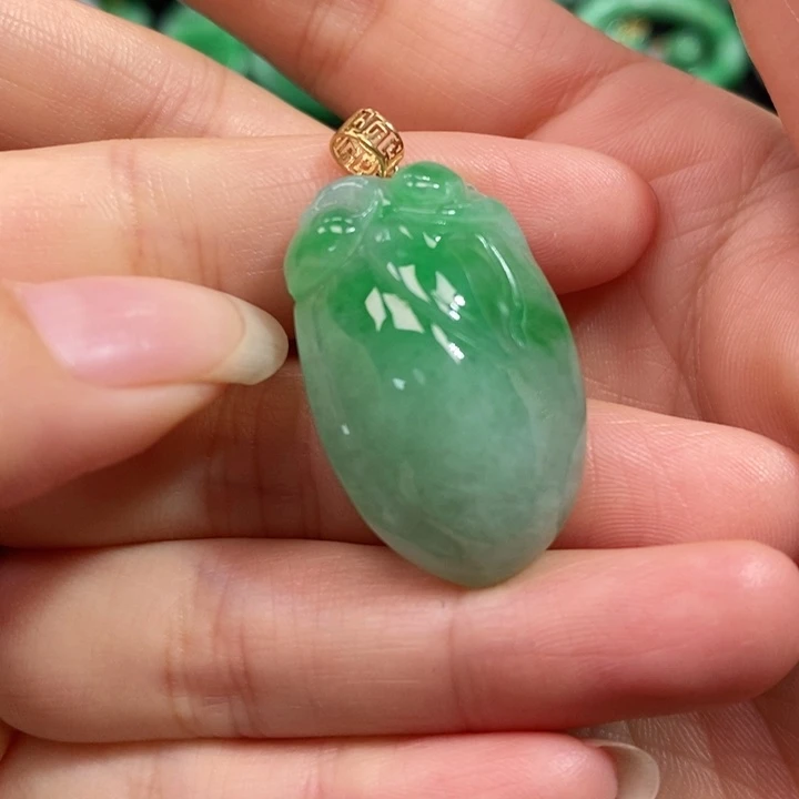 颈饰未镶嵌翡翠吊坠