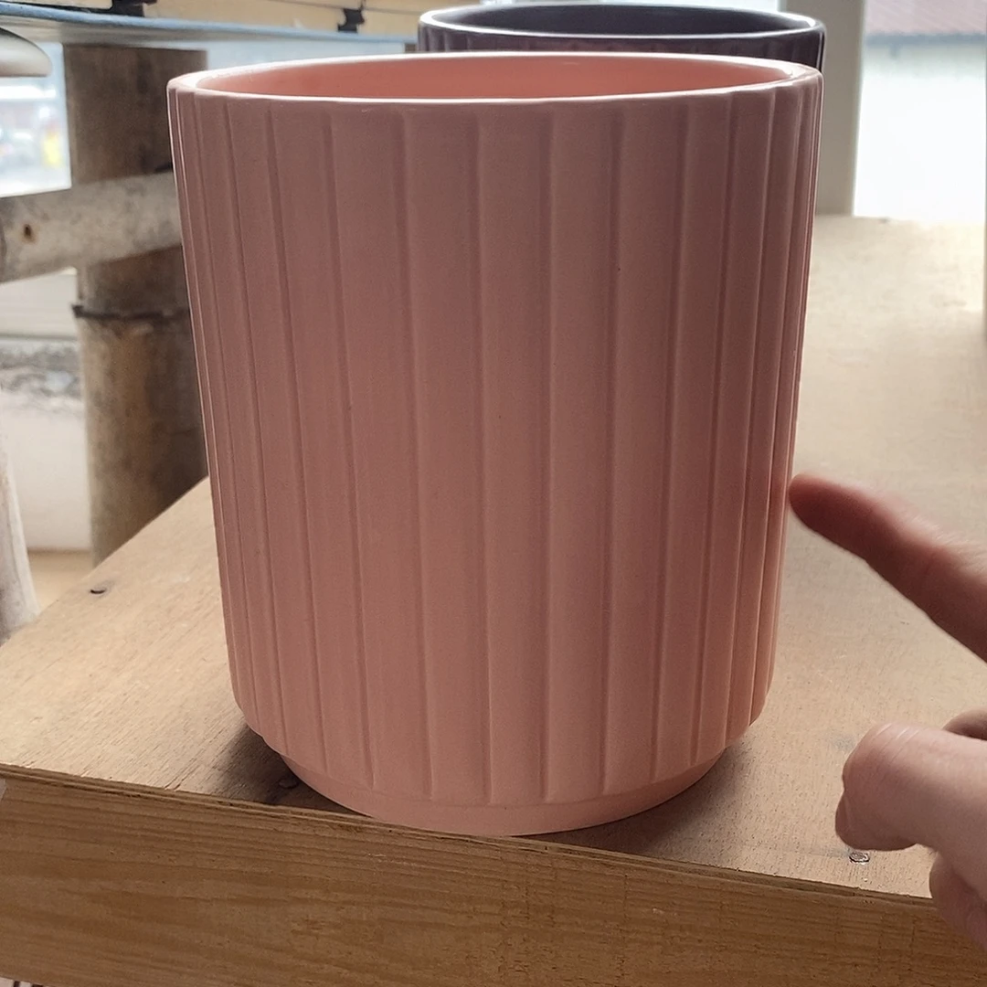 杯子陶盆有孔 瑕疵介意勿拍