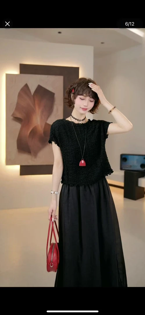 2025时尚洋气皱褶肌理感上衣