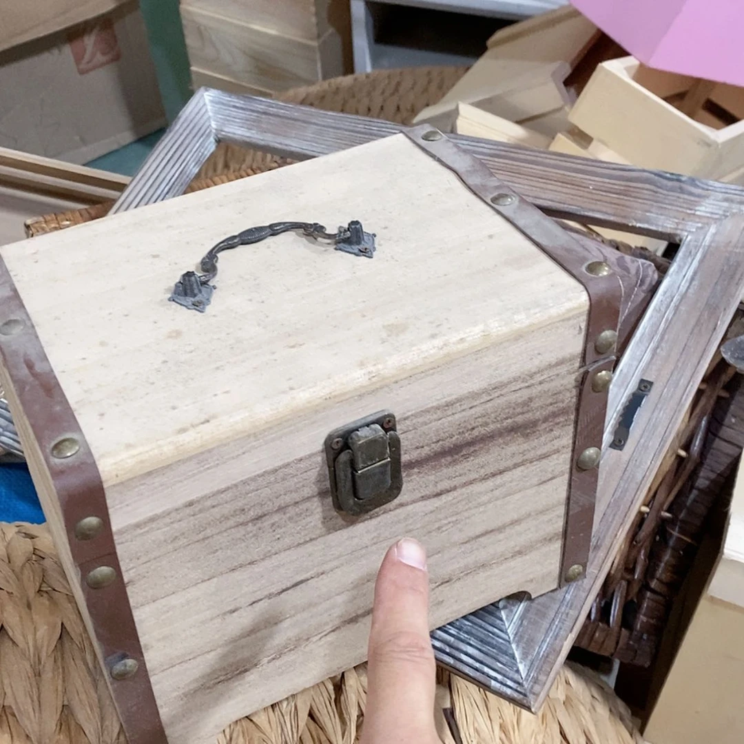 【闪购商品】翻盖塑料这是编号045