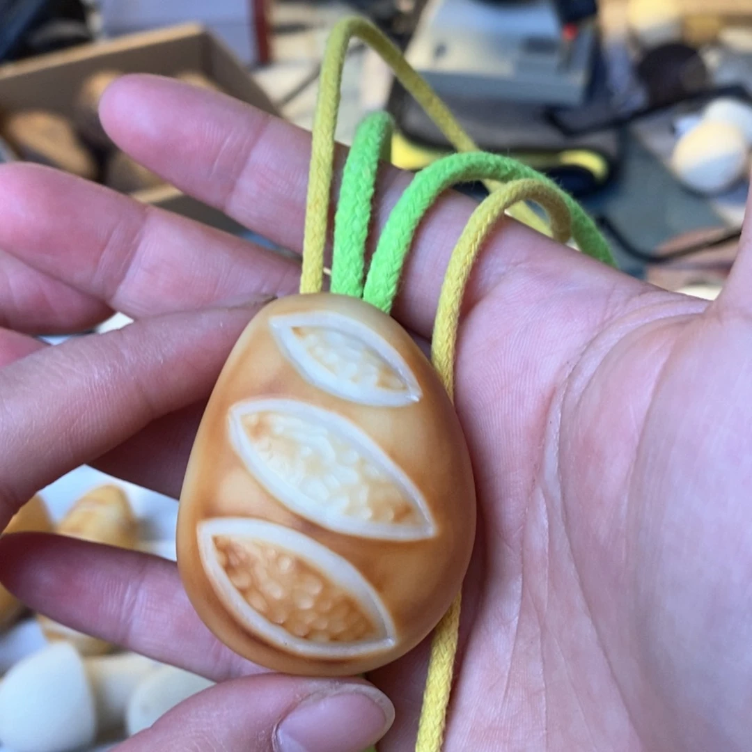 菩提根/象牙果把件啊*象牙果雕刻烤面包打孔编绳