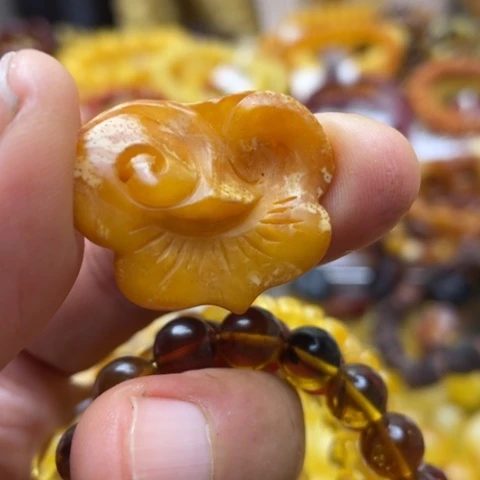 手串蜜蜡未镶嵌吊坠