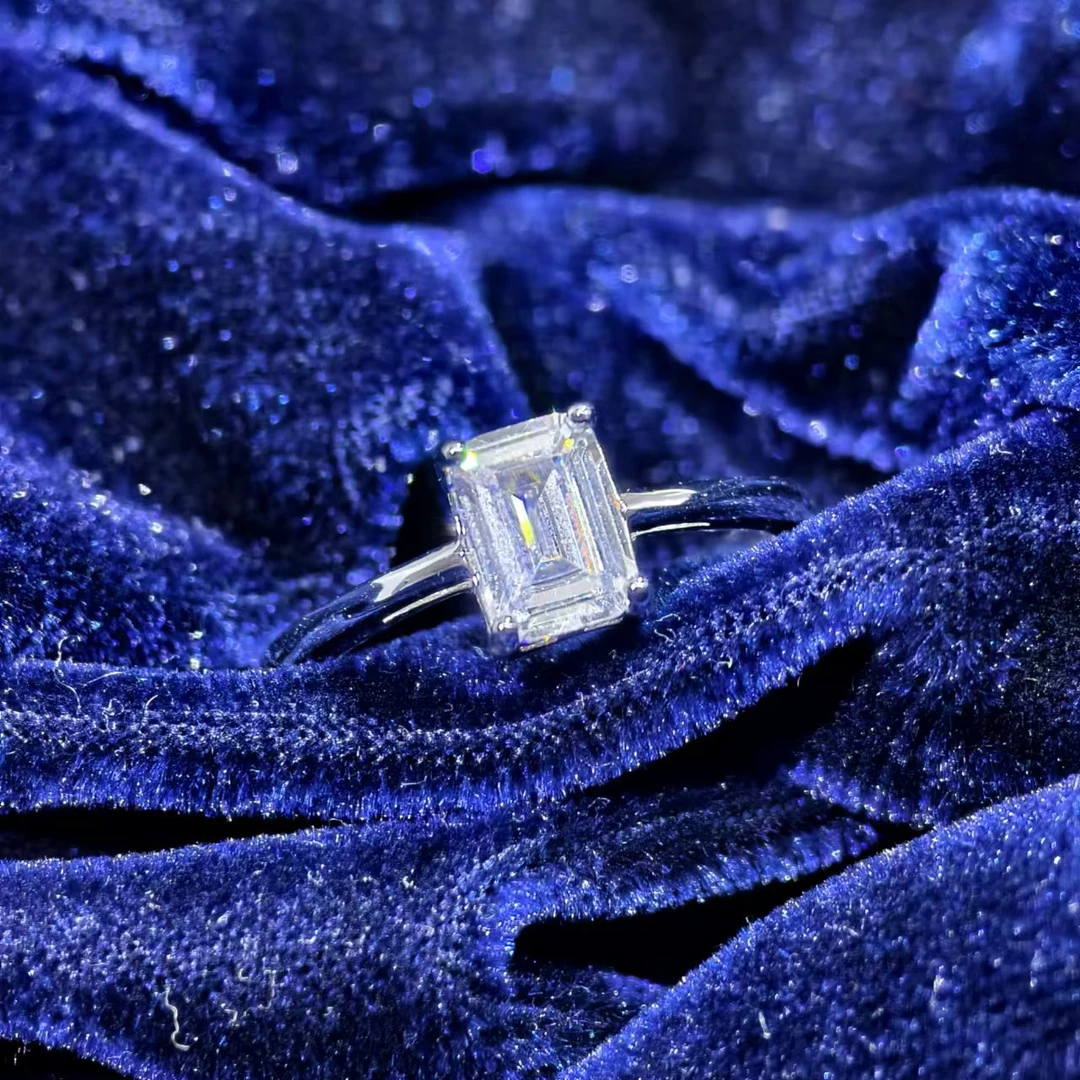   《千年甄选》中.缅A1-4衣果长方1CT戒指