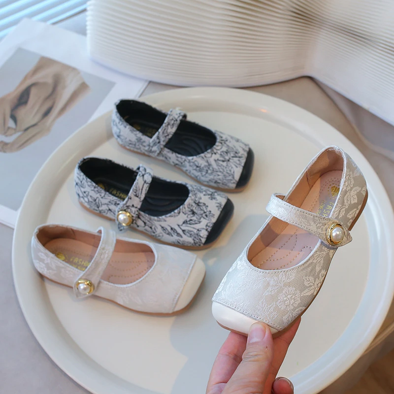 童鞋女童时尚单鞋国风刺绣公主2025春季新品白色鞋子儿童女