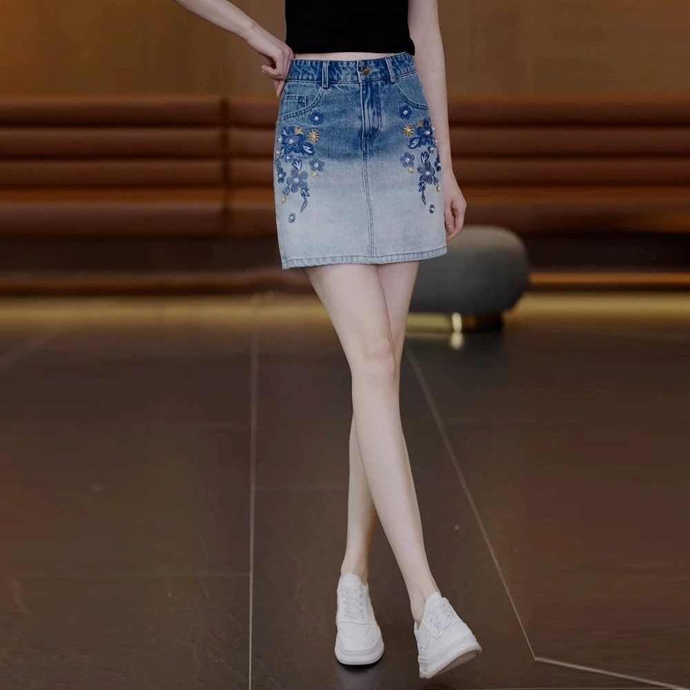 渐变重工刺绣牛仔短裙女夏季2025新款高腰显瘦a字裙包臀半身裙子