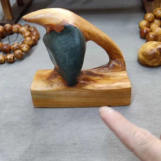 兆***飚太行崖柏手工艺品