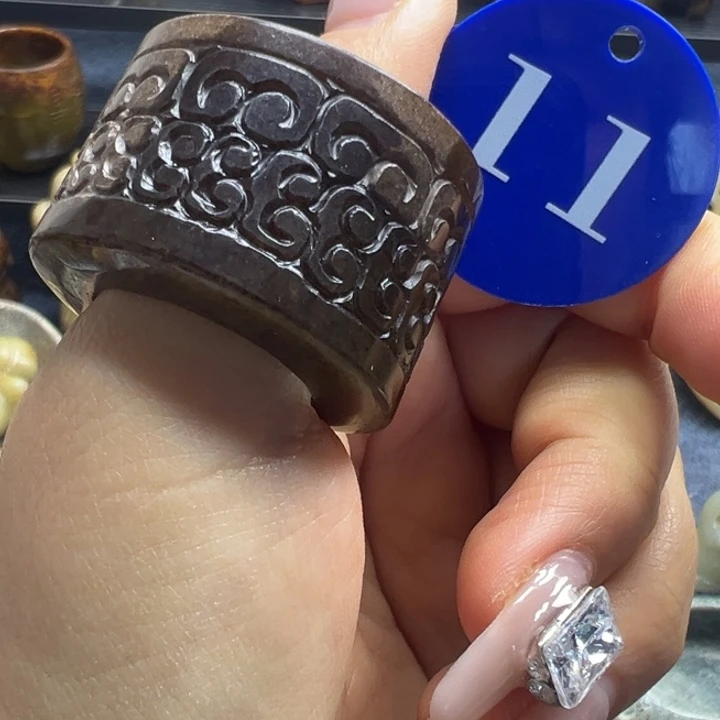 和田玉未镶嵌车挂