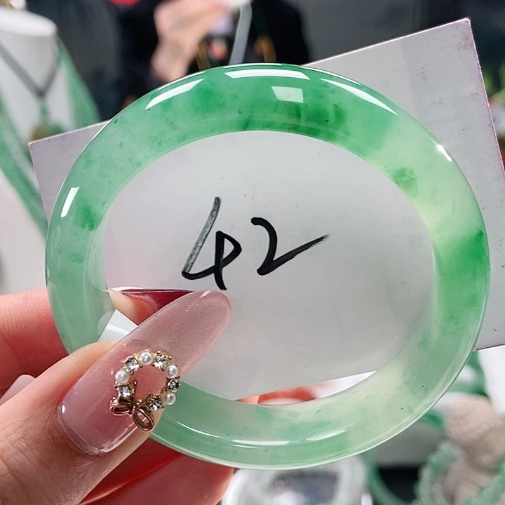 石英质玉手镯未镶嵌天然A货非洲翠手镯