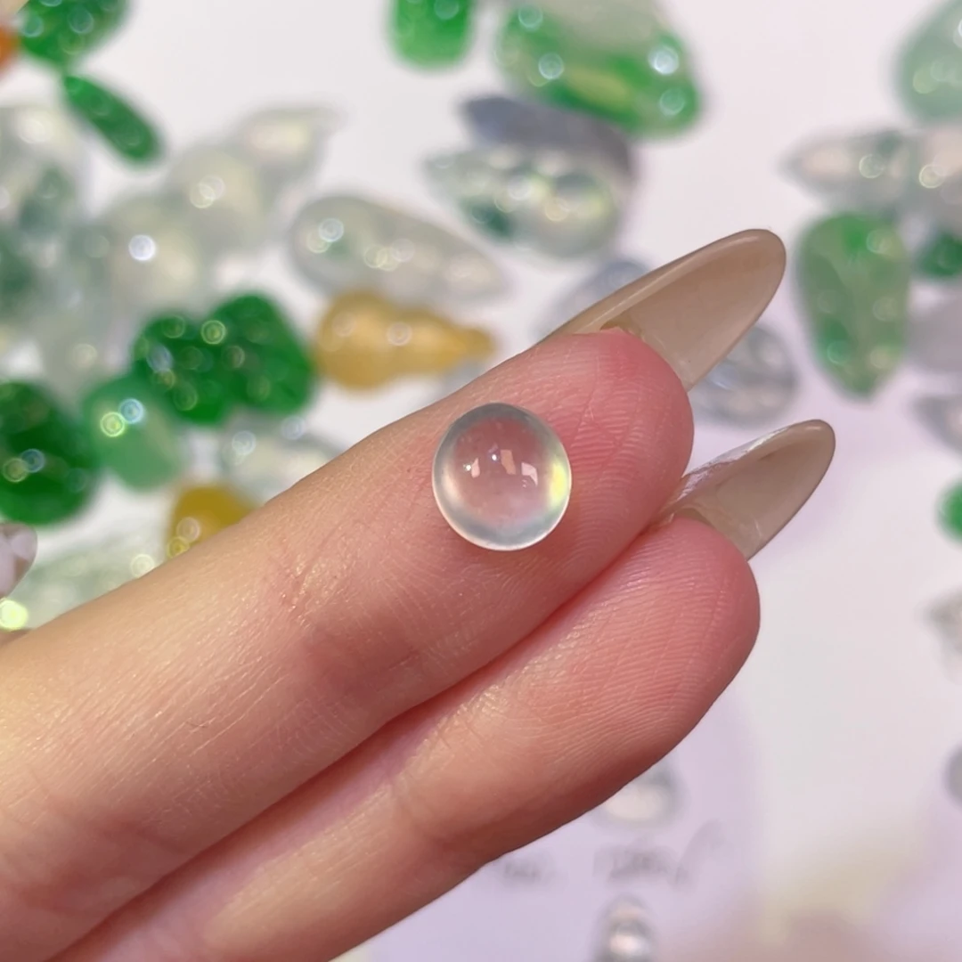 翡翠未镶嵌颈饰裸石