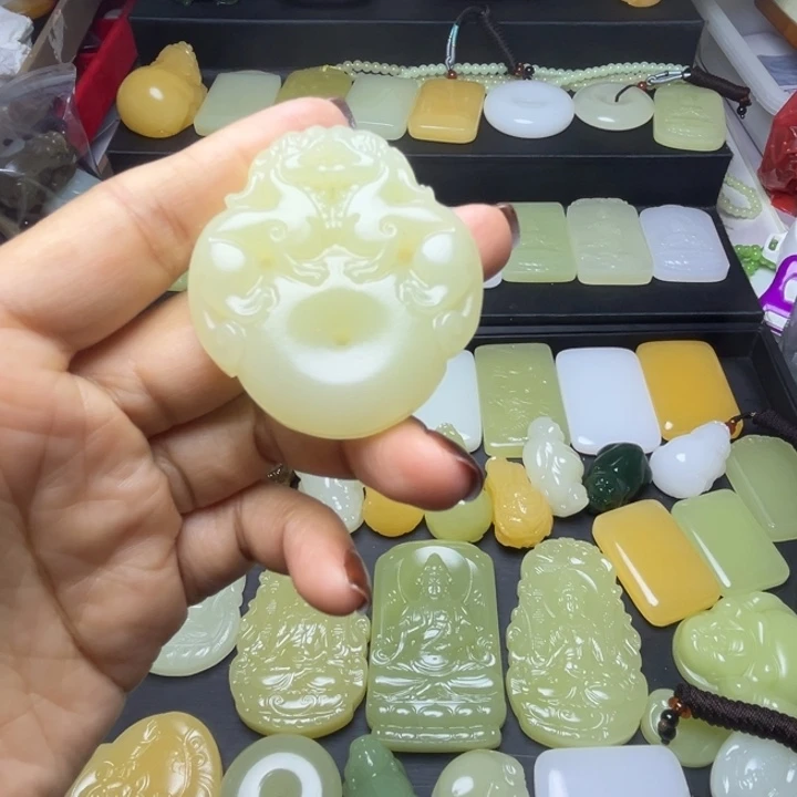 天然新疆老料蜂蜜水双貔貅平安扣吊坠