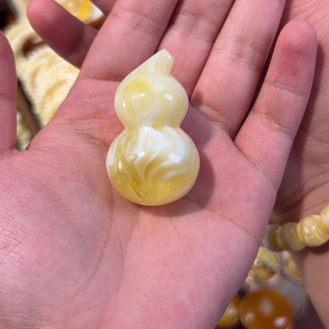 琥珀未镶嵌手串瓷白葫芦