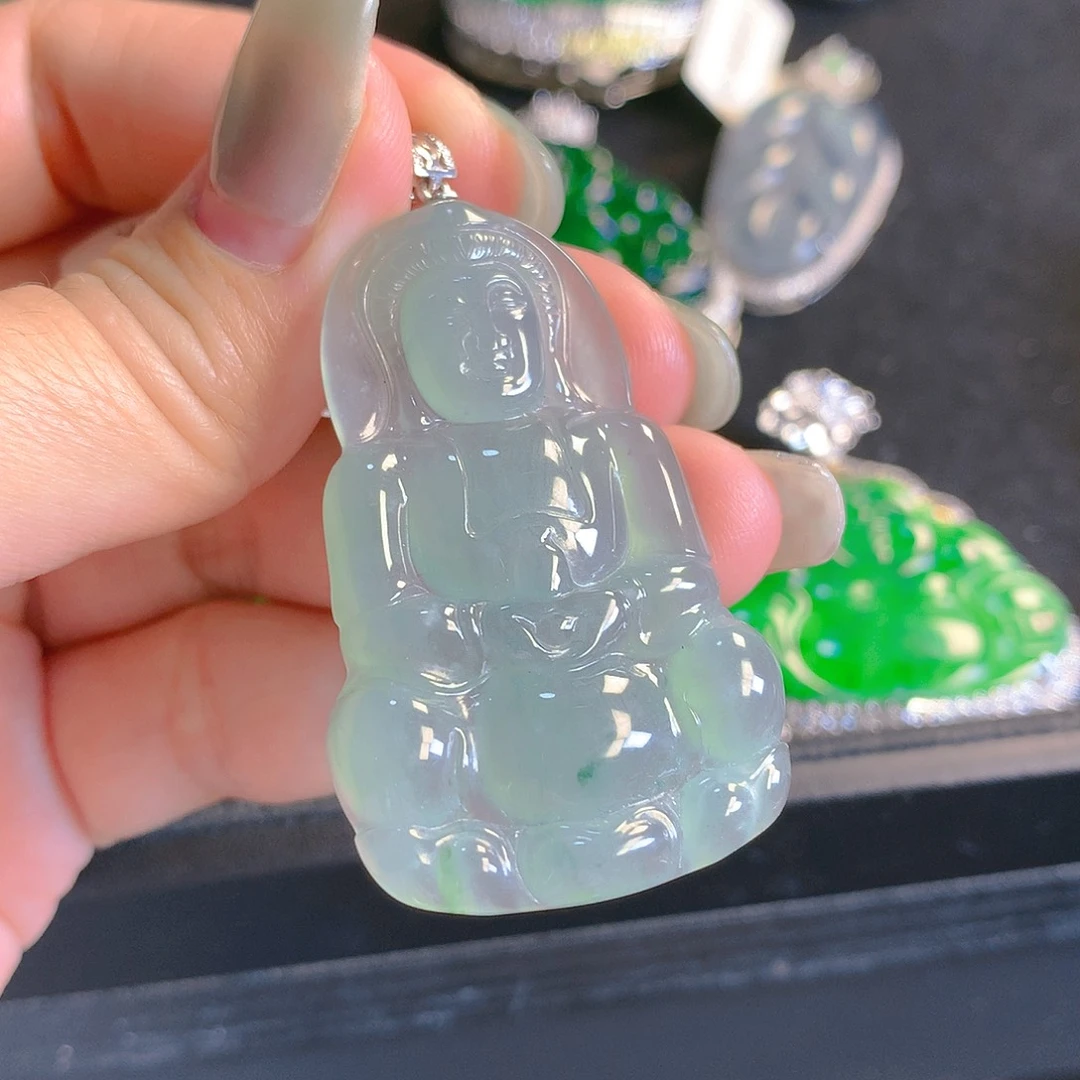 翡翠颈饰18K金镶嵌翡翠