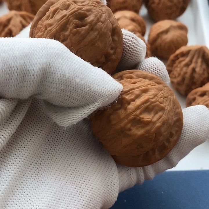 文玩核桃吊坠43大红袍