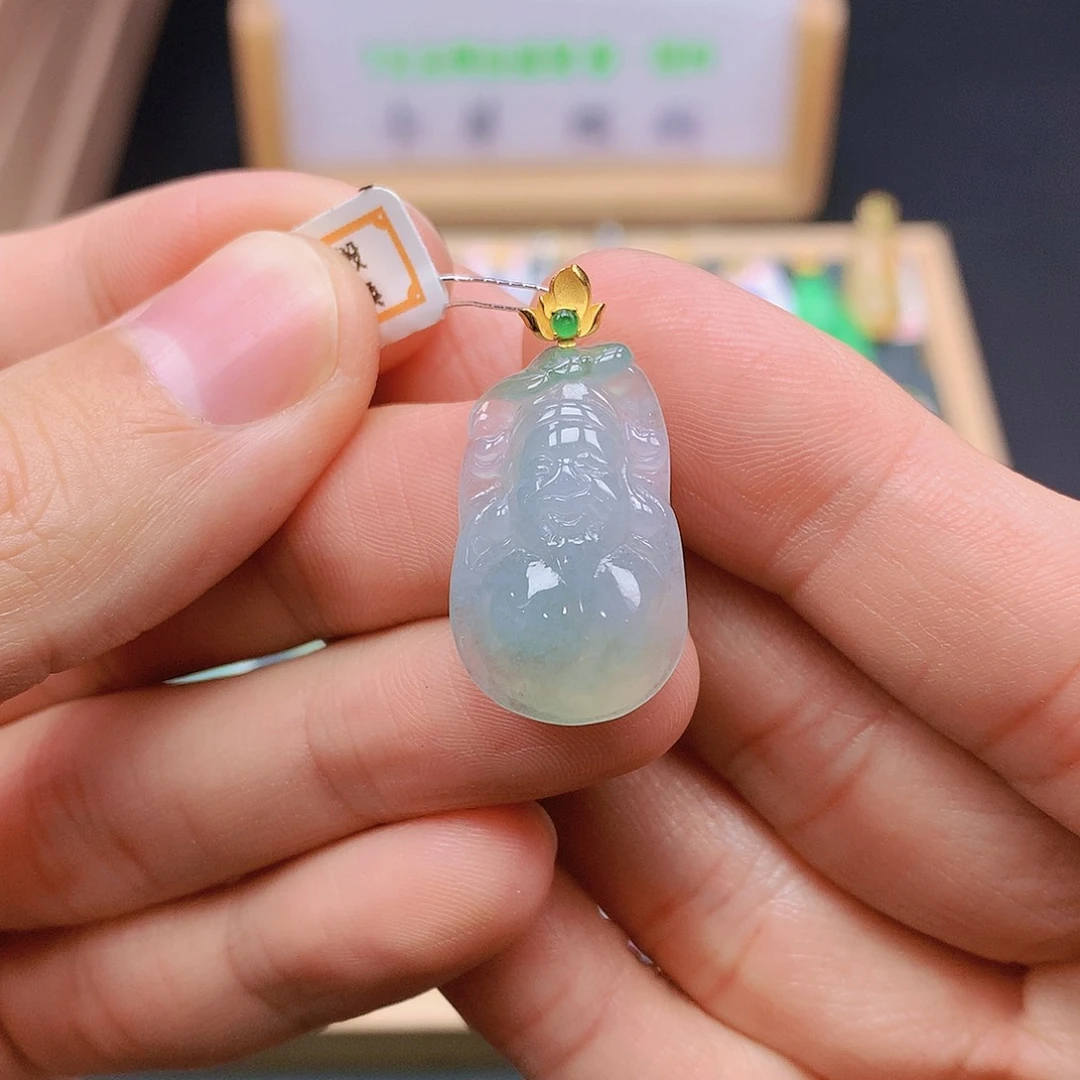 翡翠18K金镶嵌颈饰翡翠