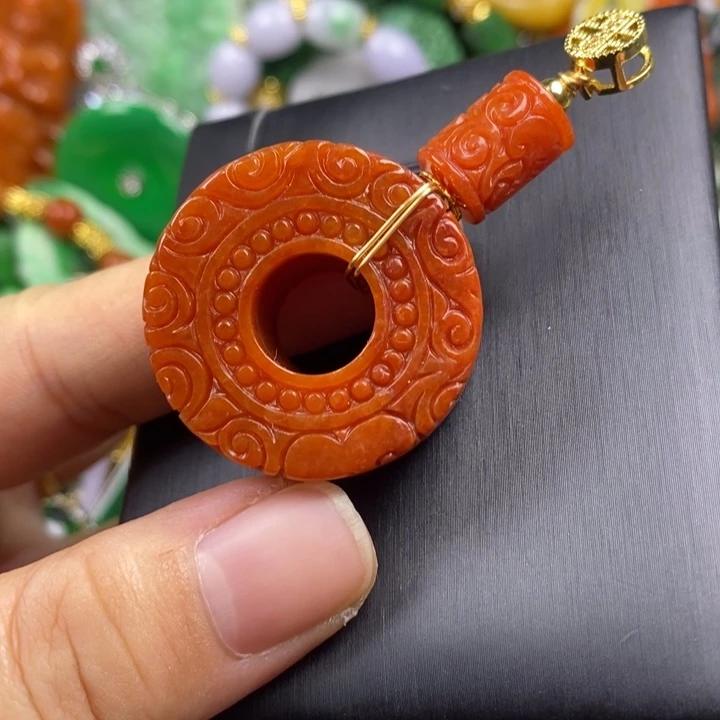 翡翠未镶嵌吊坠(赠链)