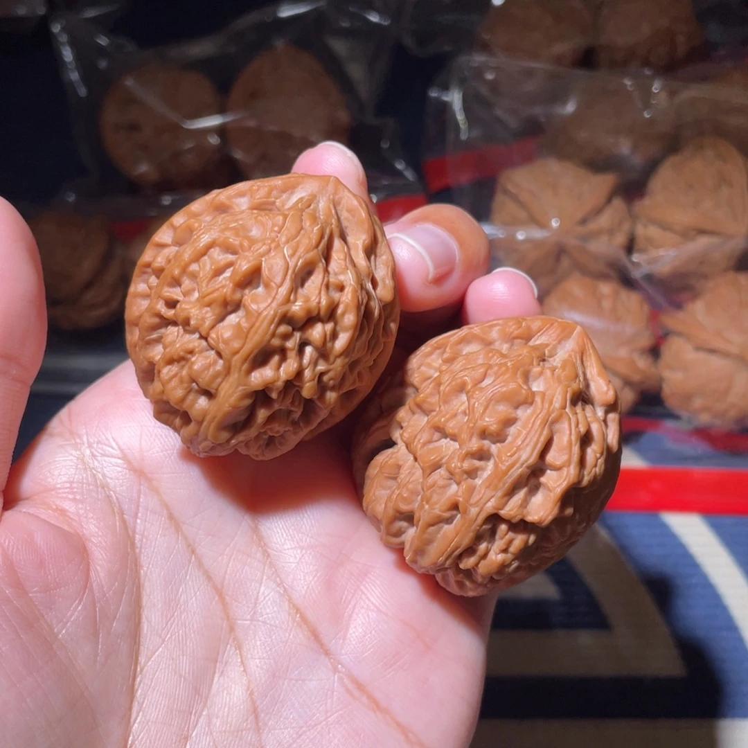 文玩核桃吊坠红锦鲤42