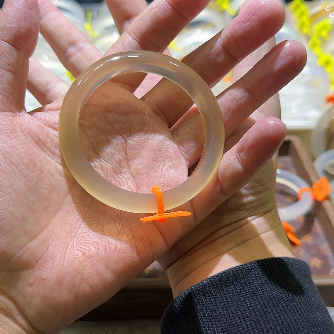 玛瑙/玉髓手镯未镶嵌薛***甜