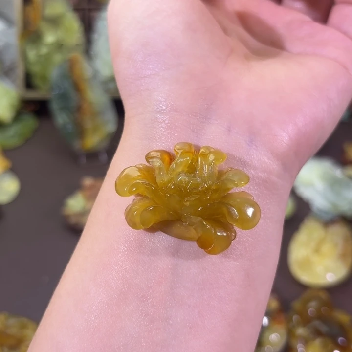 未镶嵌蛇纹石玉颈饰