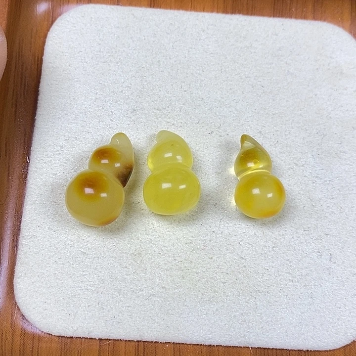 百***洁吊坠橄榄核三颗葫芦