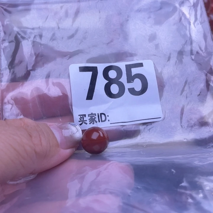 ι***桃南红玛瑙未镶嵌颈饰