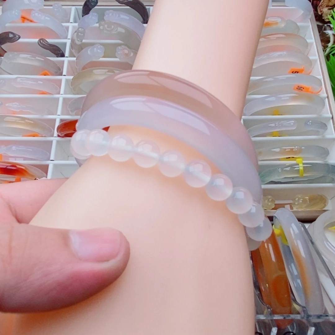 玛瑙/玉髓手镯未镶嵌岁**念