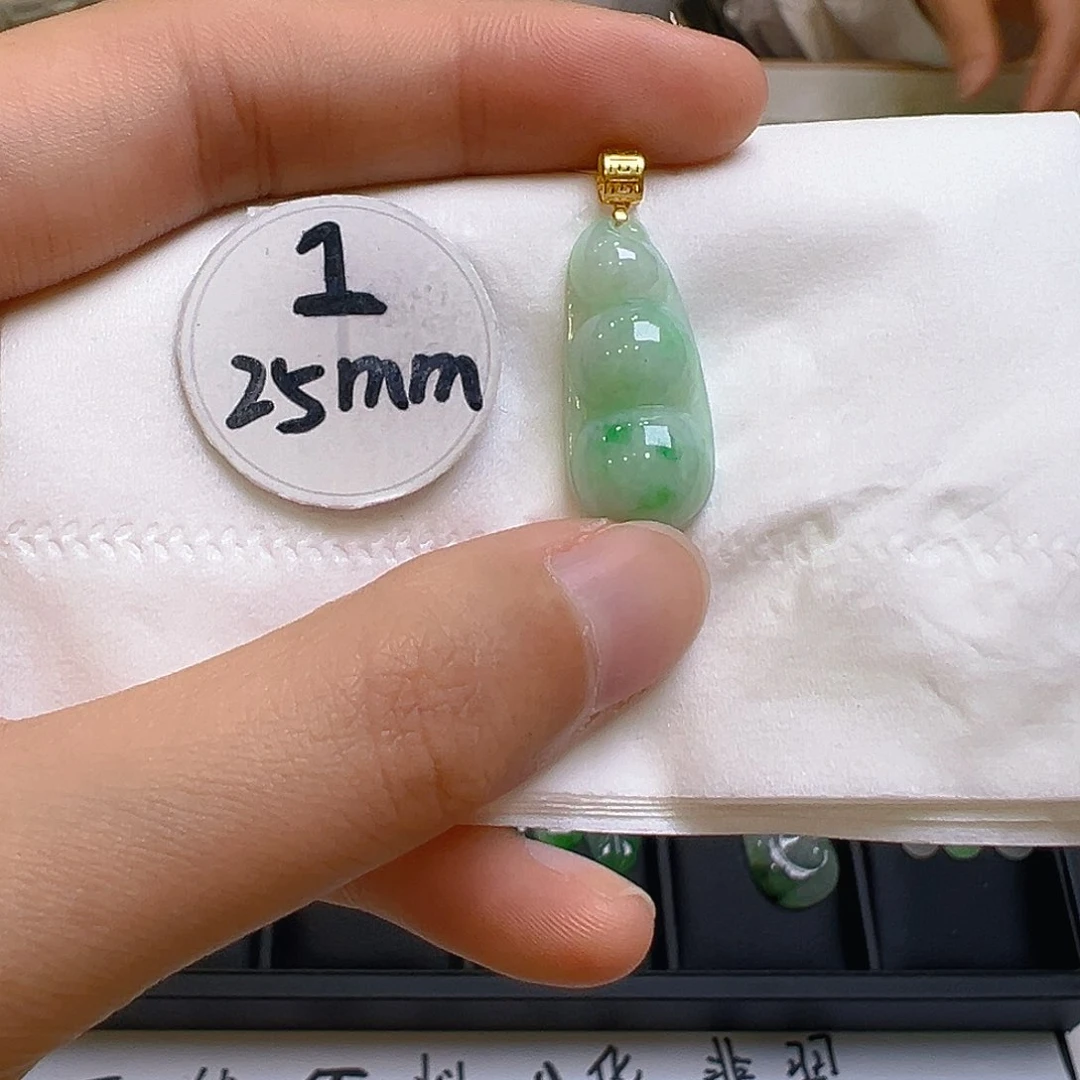 翡翠颈饰18K金镶嵌翡翠