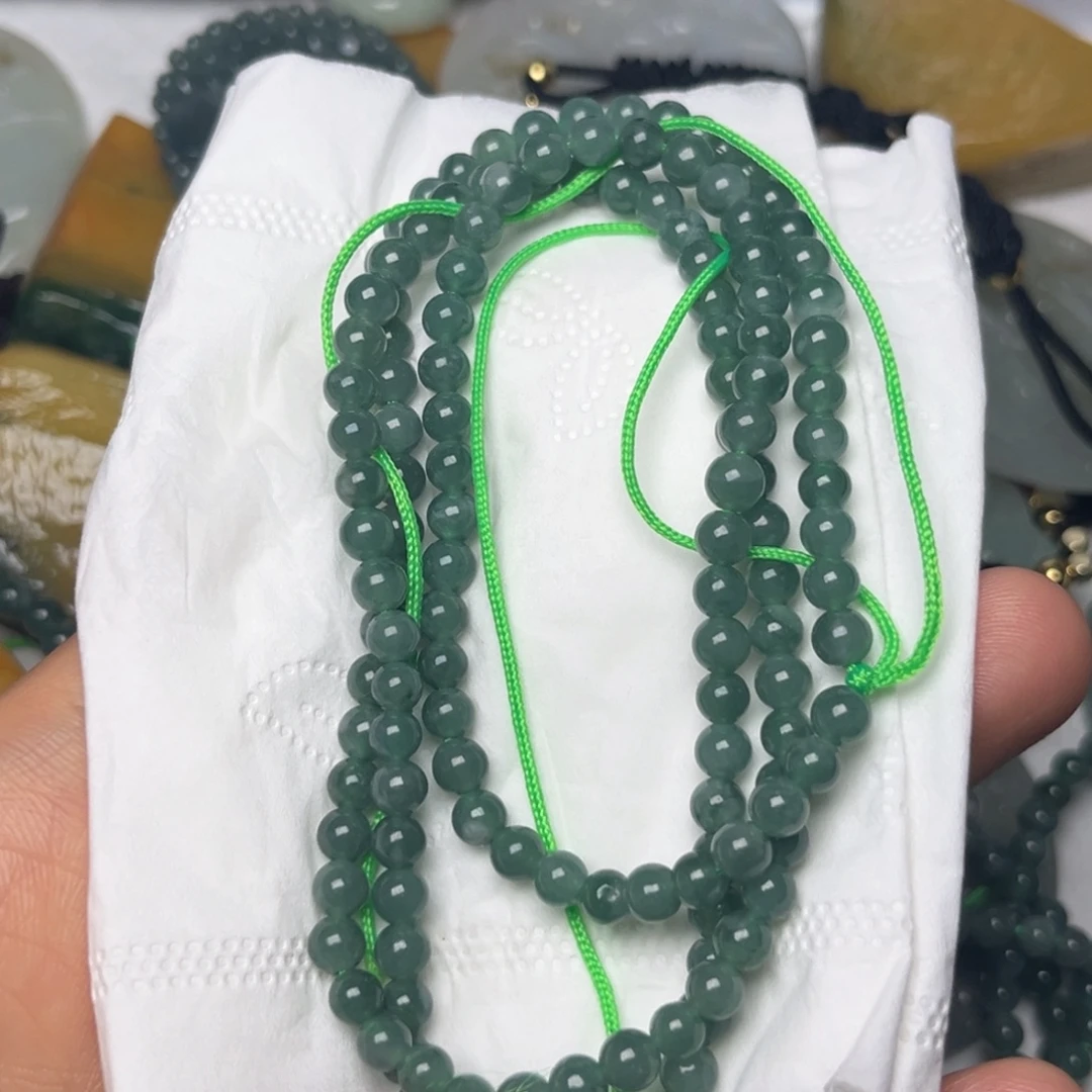 翡翠未镶嵌颈饰挂件