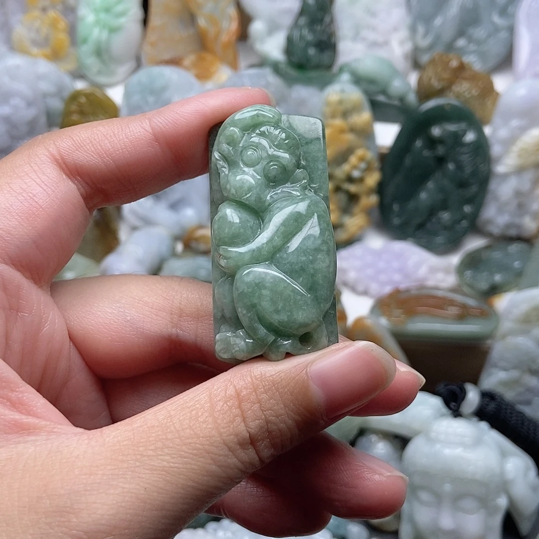 翡翠未镶嵌颈饰翡翠