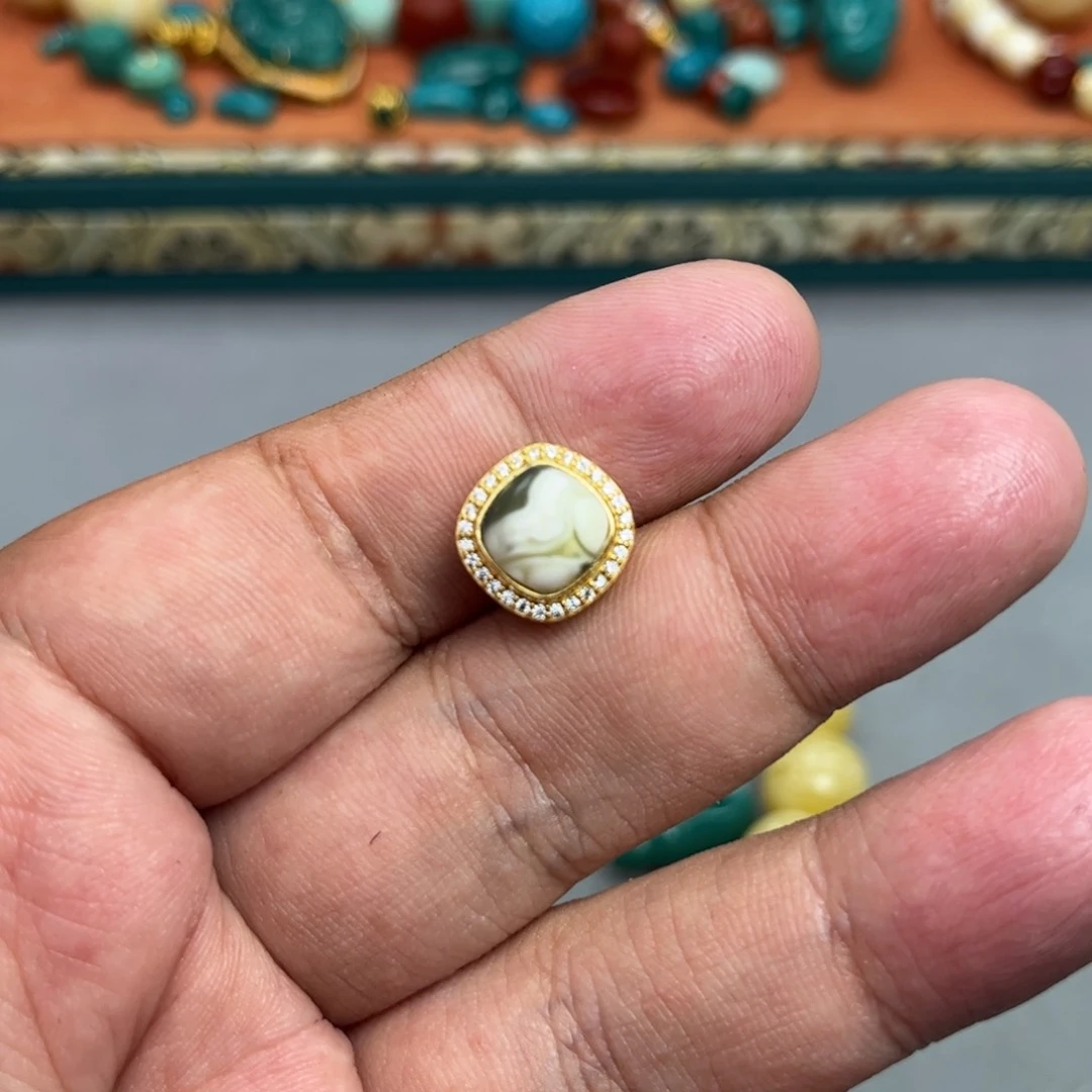 未镶嵌琥珀珠宝奇石36