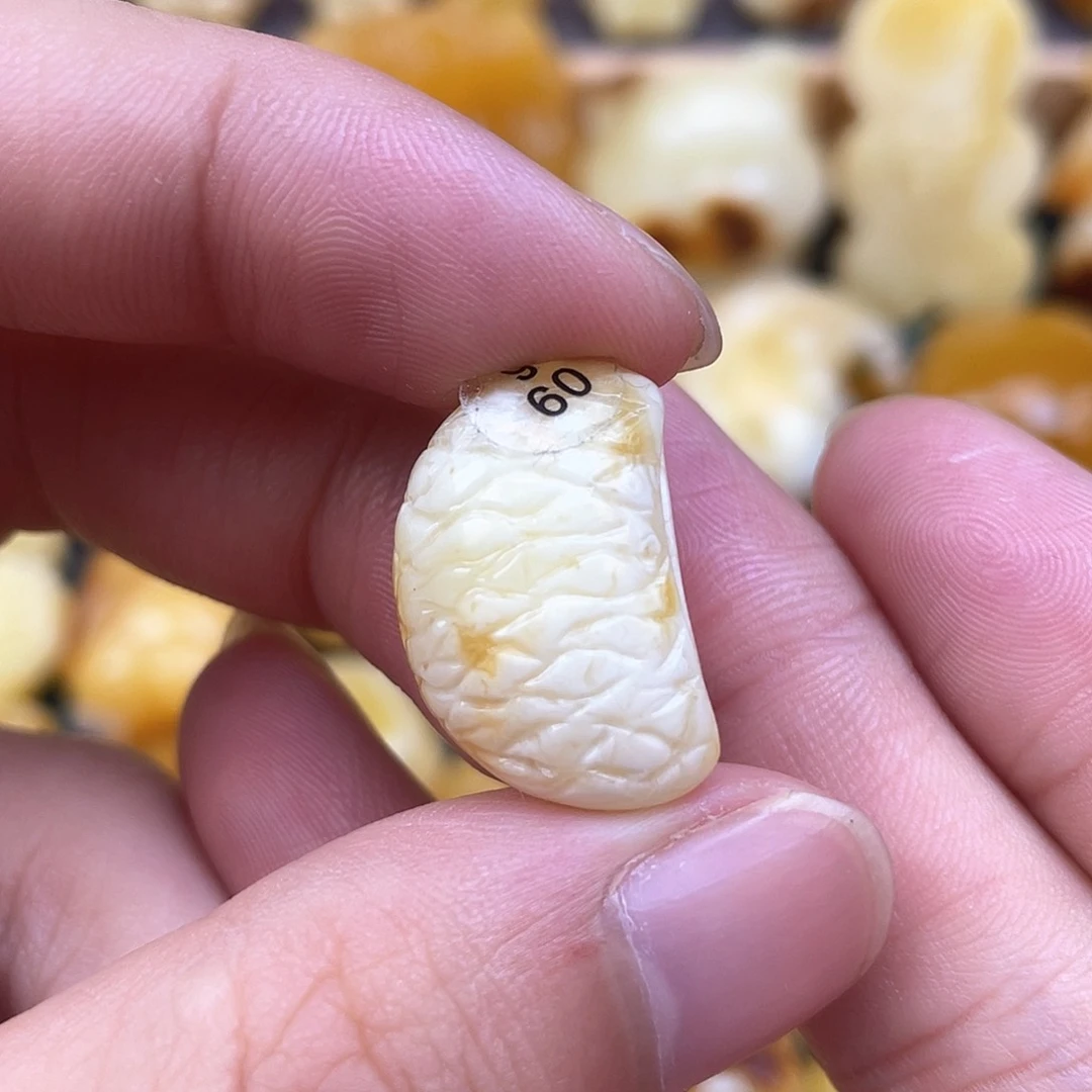 未镶嵌琥珀裸石蜜蜡