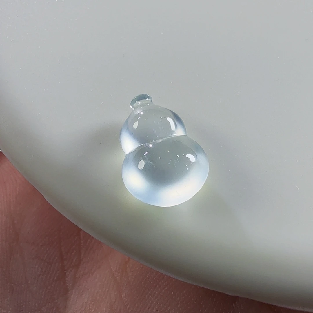 翡翠未镶嵌颈饰葫芦