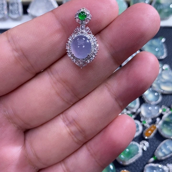 翡翠18K金镶嵌吊坠(赠链)蛋面