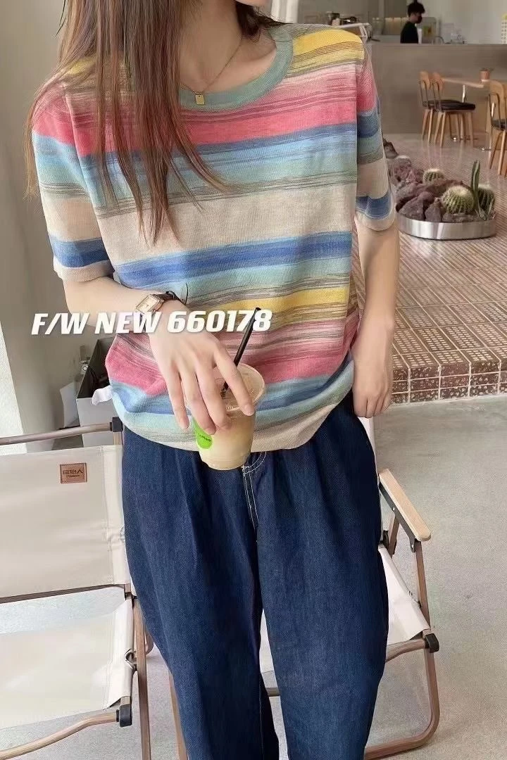 独特设计感彩虹条纹针织短袖T恤A340
