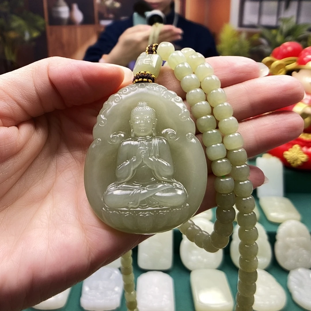 和田玉未镶嵌颈饰001属羊和猴佩戴大日如来