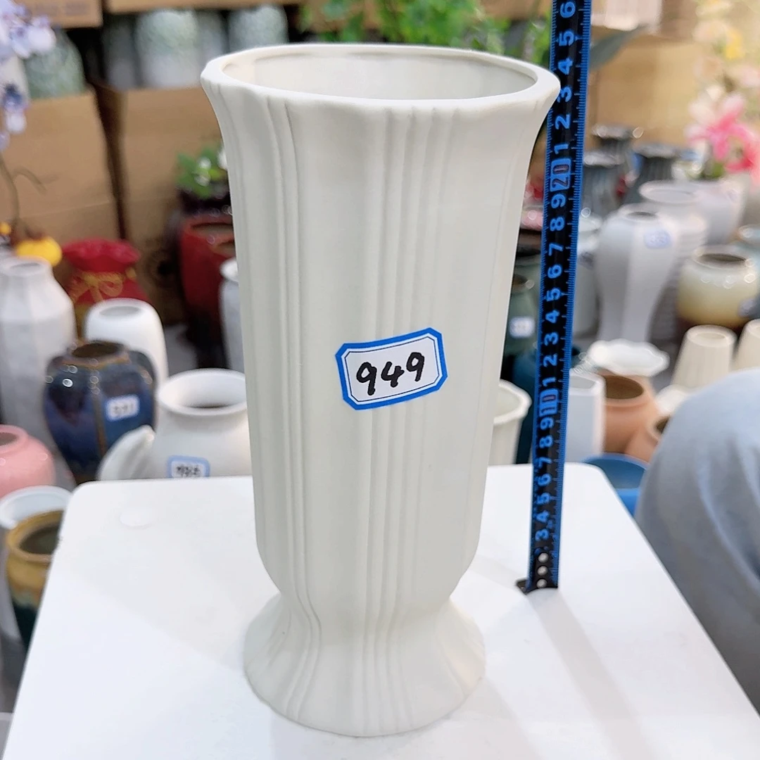 949号灰色陶瓷高25厘米瑕疵一个