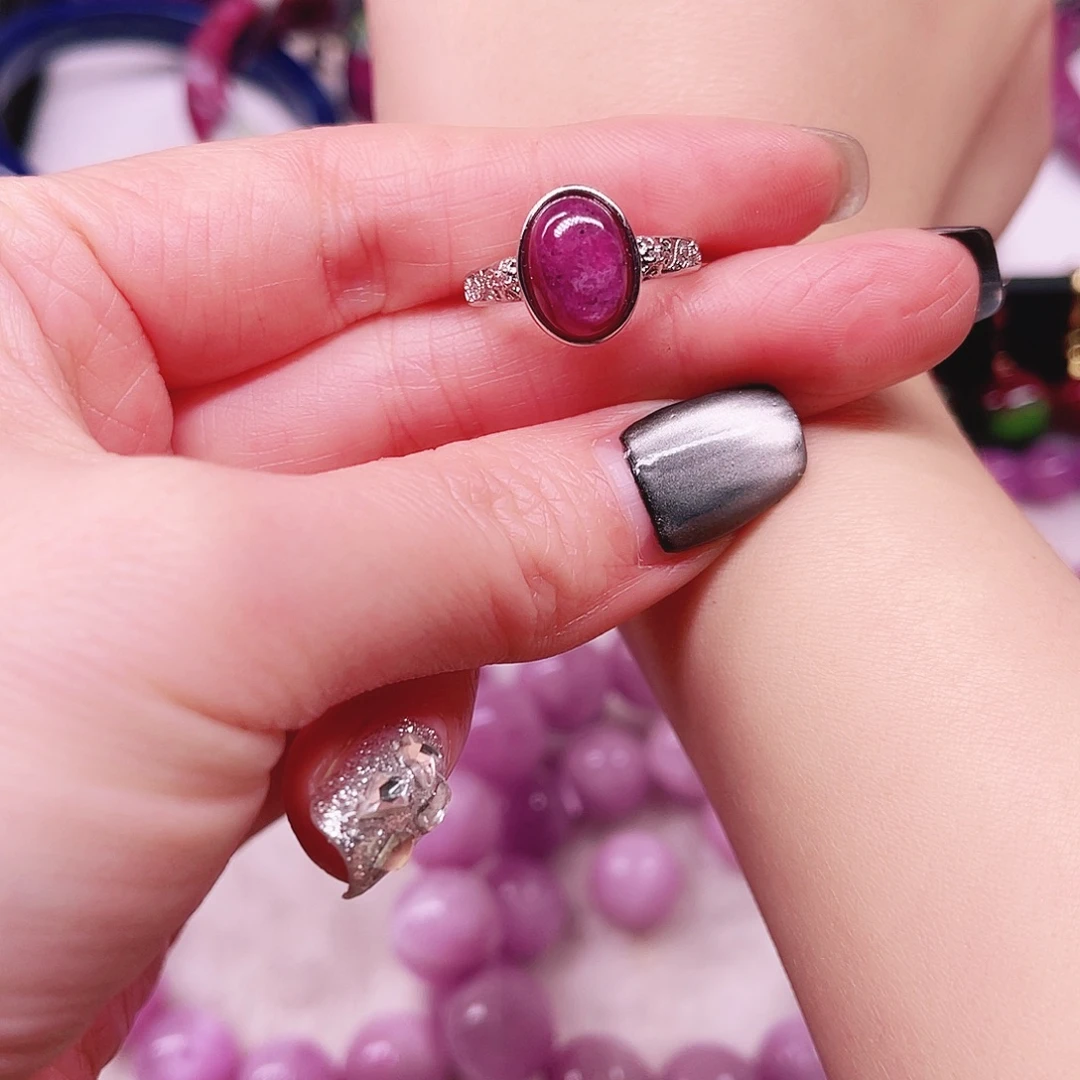 红宝石未镶嵌戒指