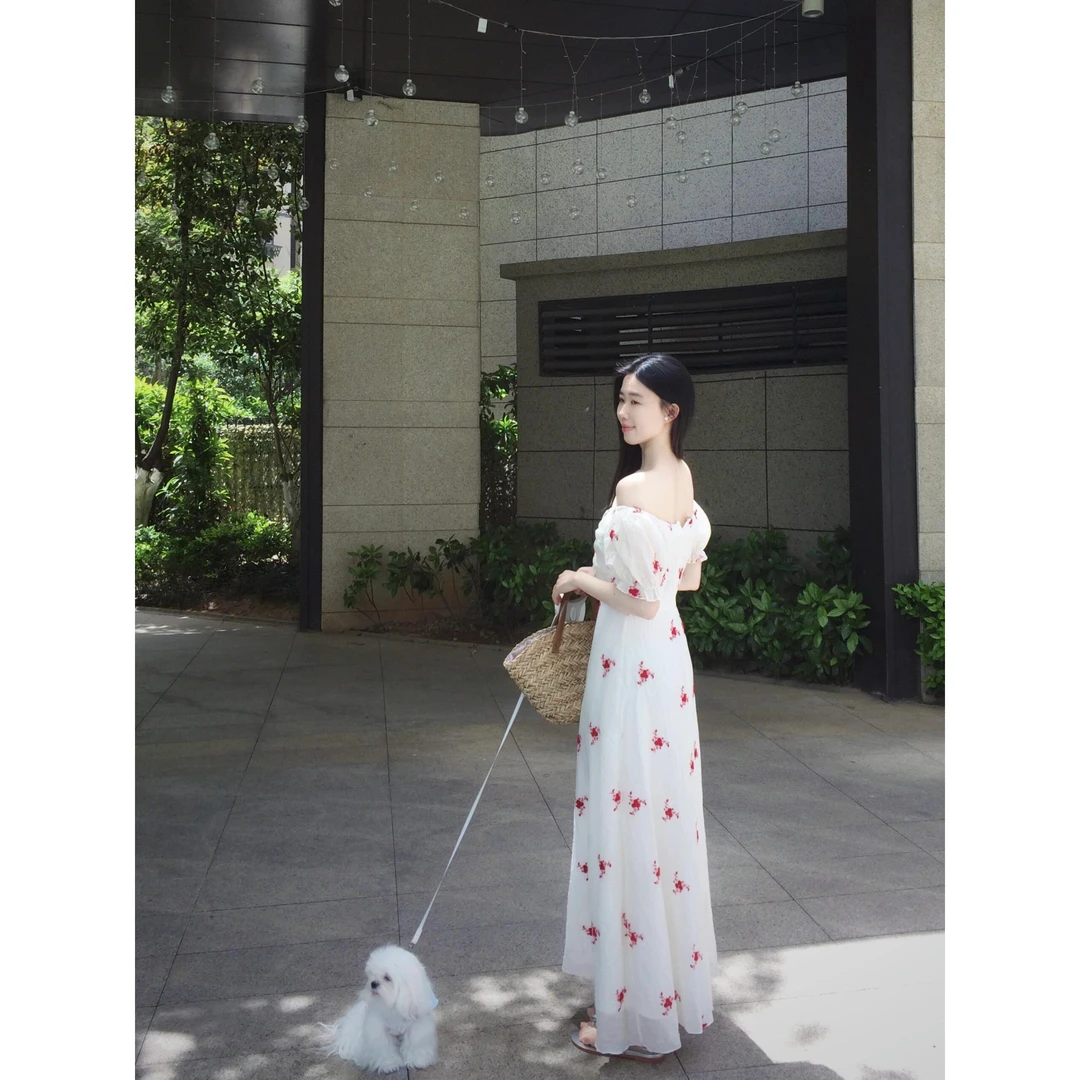 减龄时尚气质修身长裙2025韩系新款设计感小众显瘦碎花连衣裙女夏