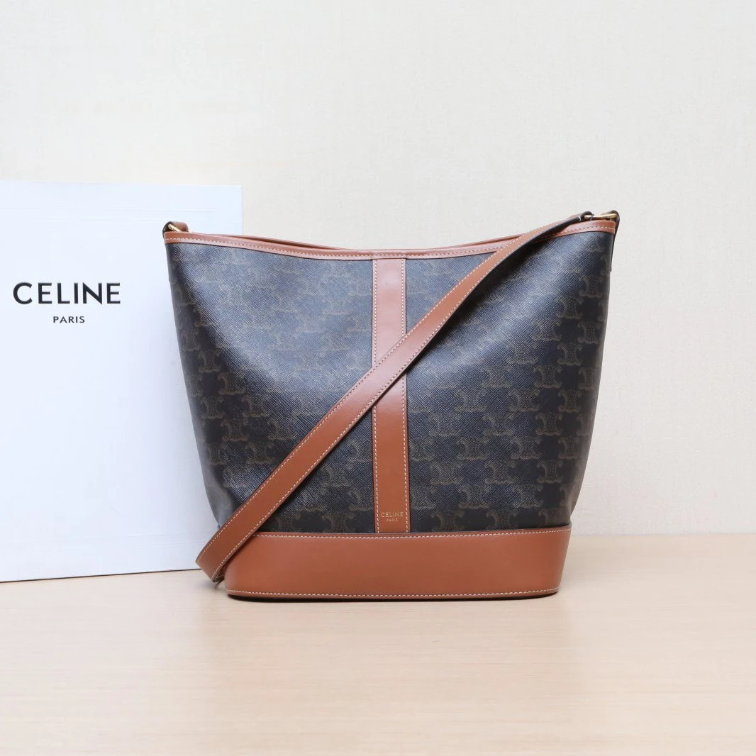 95新 Celine/思琳 【黑黑】凯旋门 水桶包 中号 27 老花 PVC 金扣