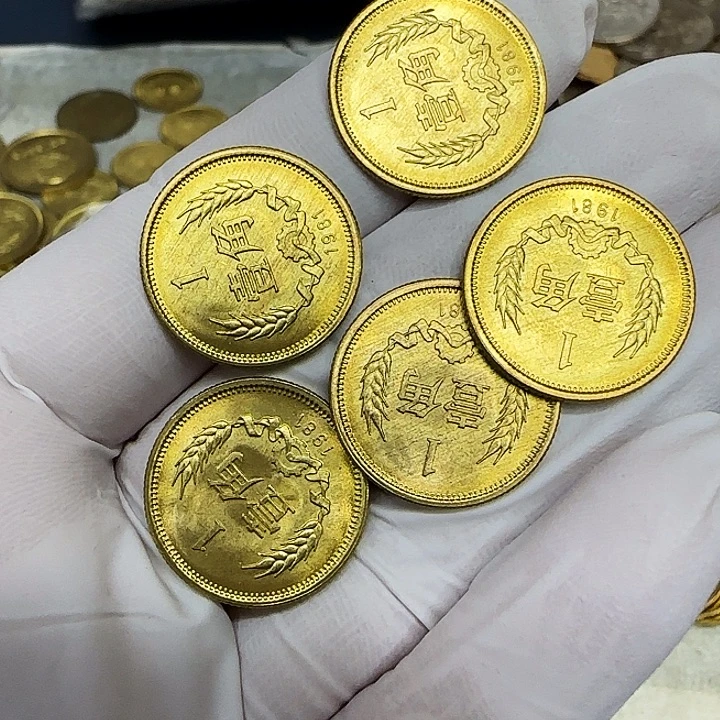 其他普通金属1981长城一角五枚扣盒