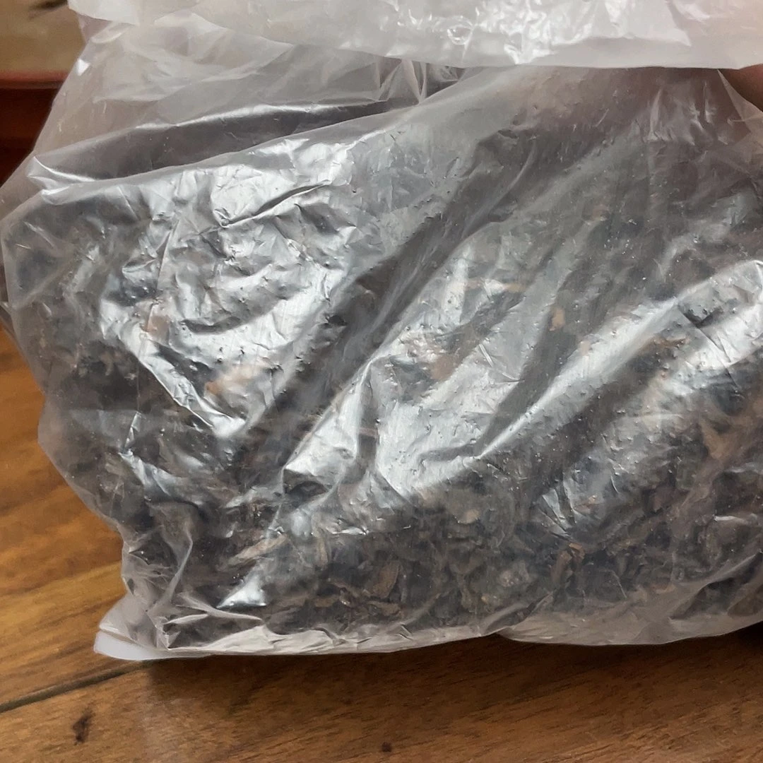 杯子里还有很多东西