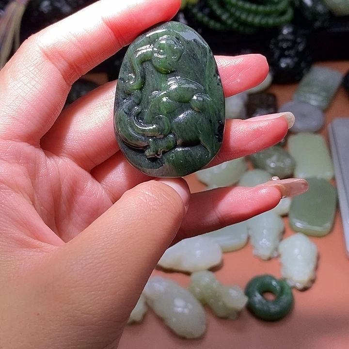 和田玉未镶嵌颈饰