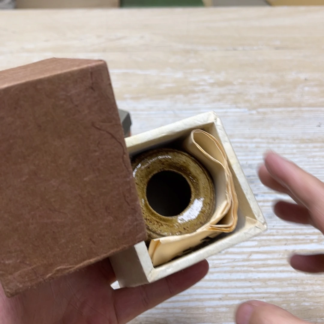 瓷片L***3密密麻麻地排列着一个