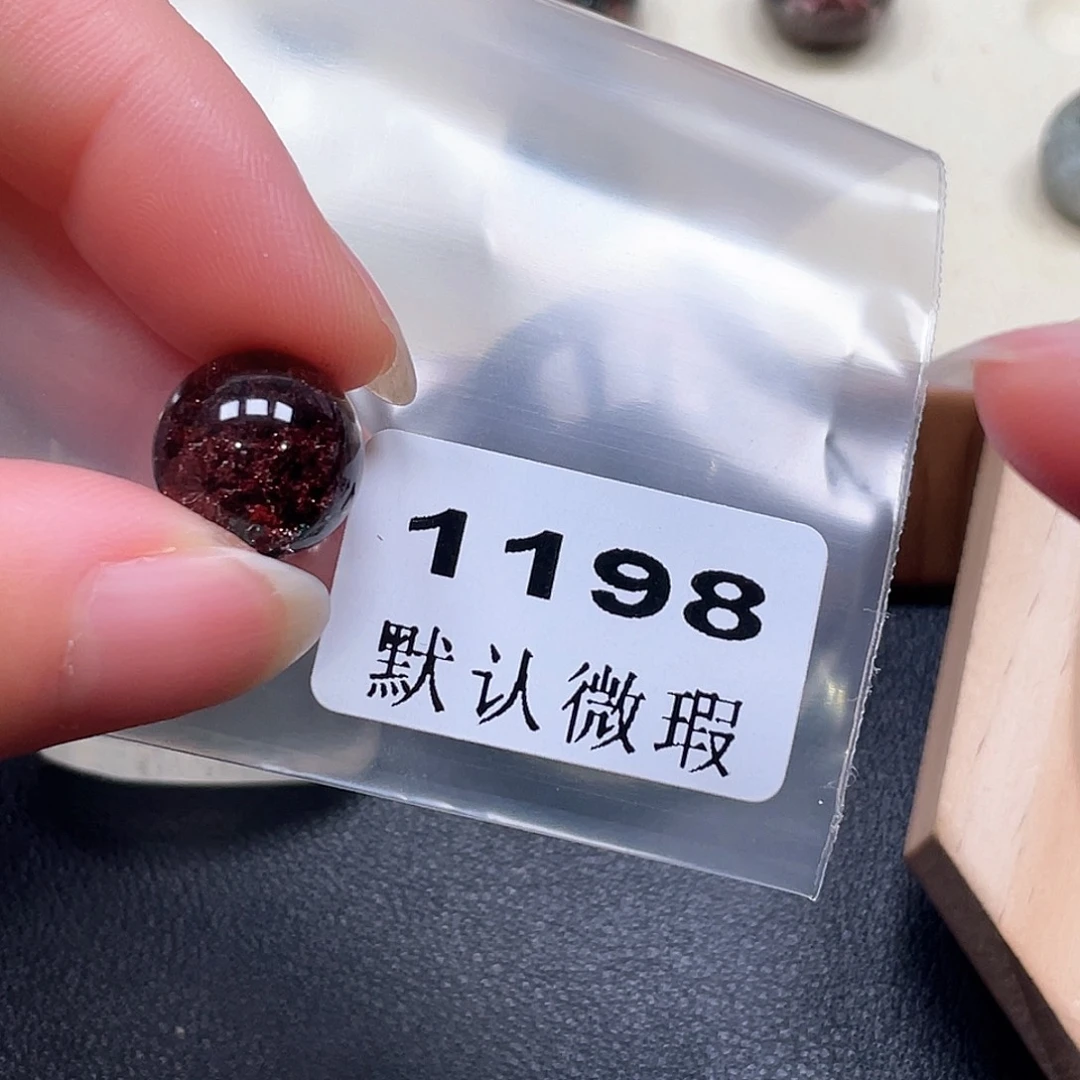 小***万吊坠(不含链)未镶嵌水晶
