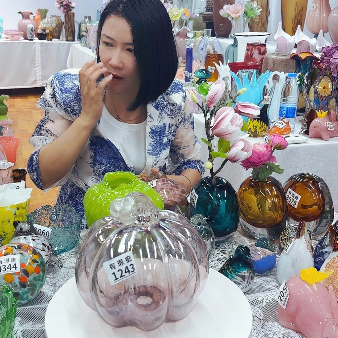 1243瑕带孔安妮家居琉璃花瓶摆件