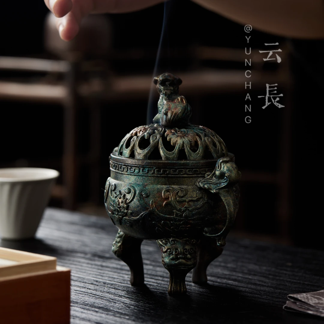 云长 三足做旧青铜色香炉