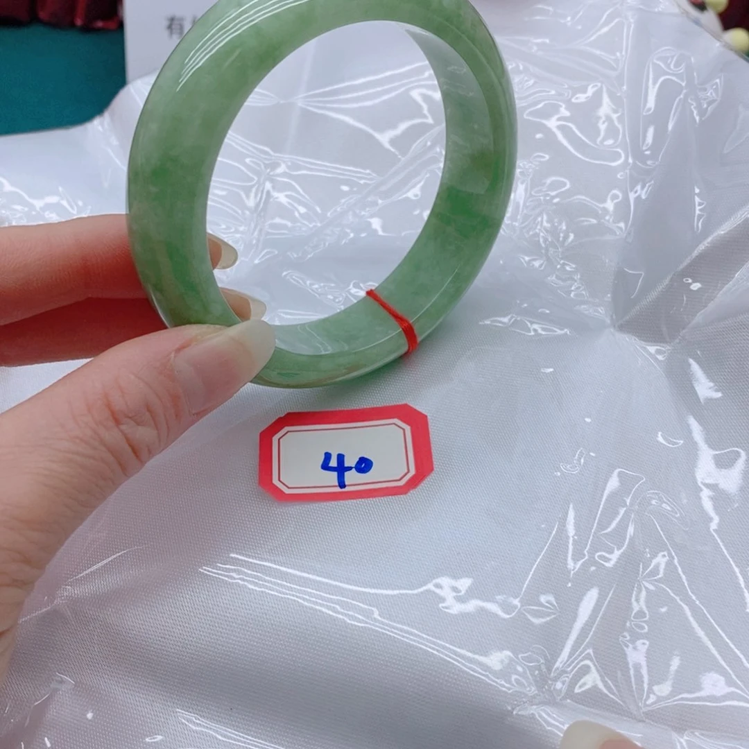 翡翠手镯未镶嵌心**和40000000